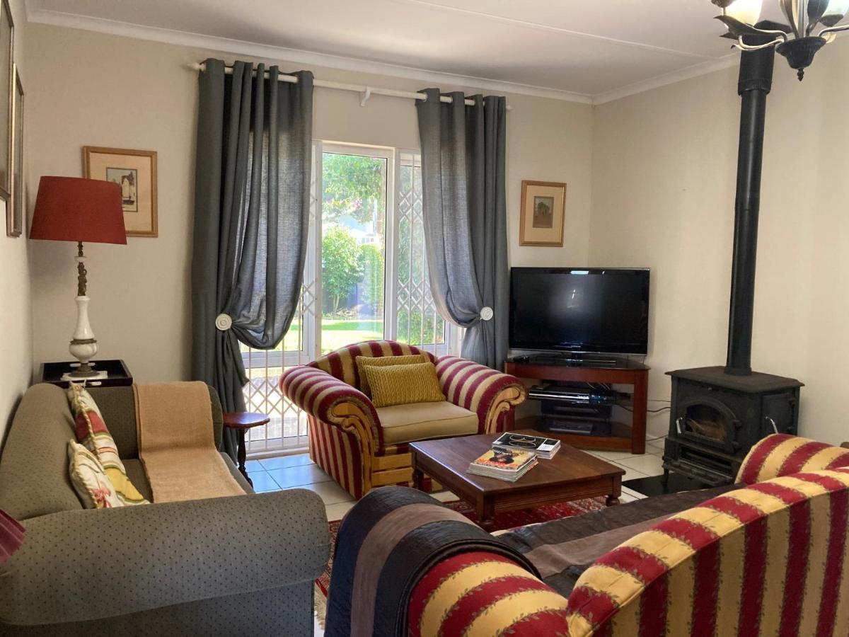 Brown Jug Guest House Hermanus Bagian luar foto