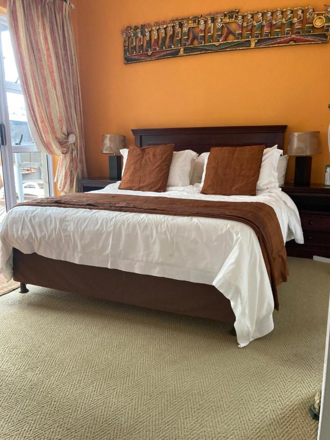 Brown Jug Guest House Hermanus Bagian luar foto