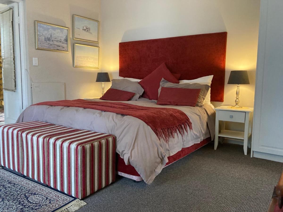 Brown Jug Guest House Hermanus Bagian luar foto