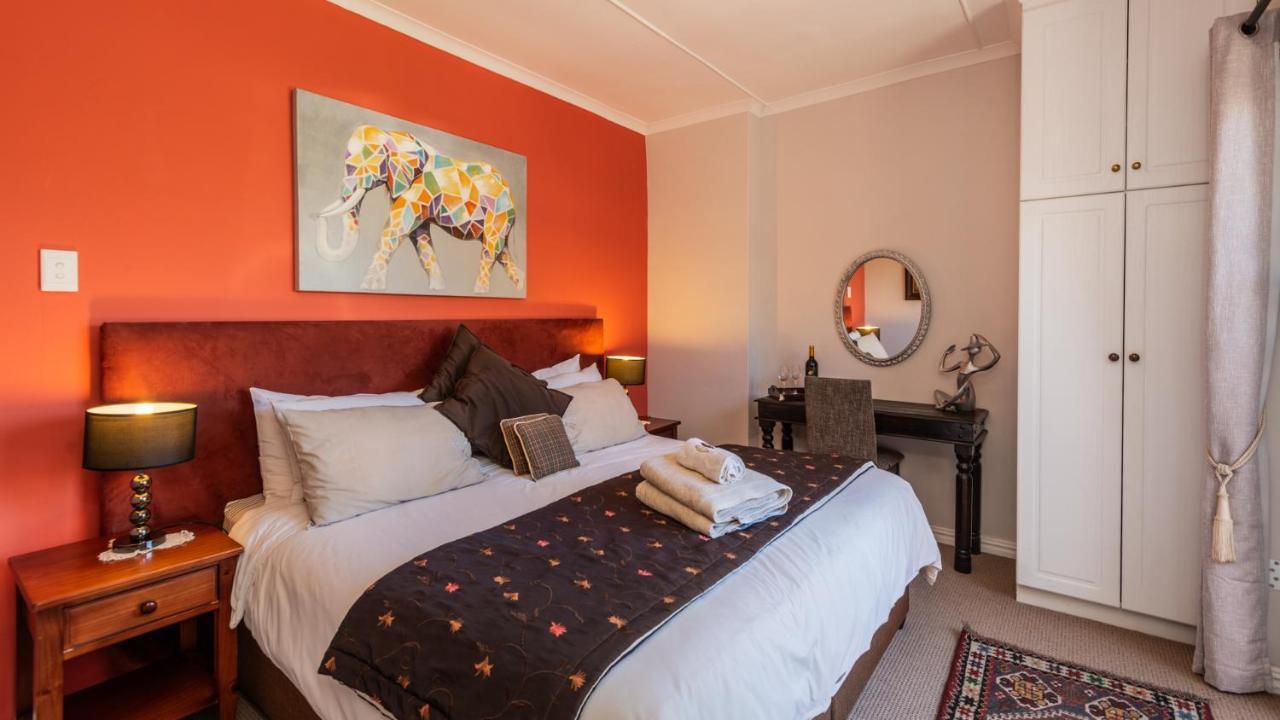 Brown Jug Guest House Hermanus Bagian luar foto