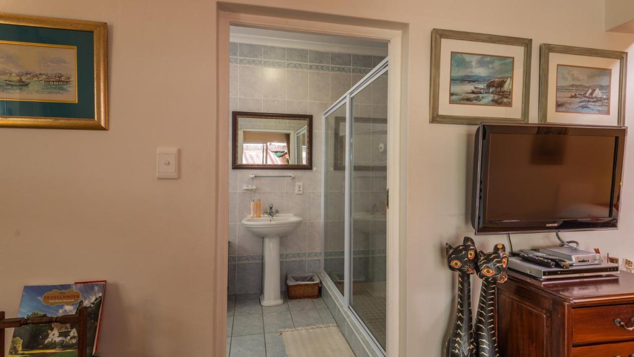 Brown Jug Guest House Hermanus Bagian luar foto