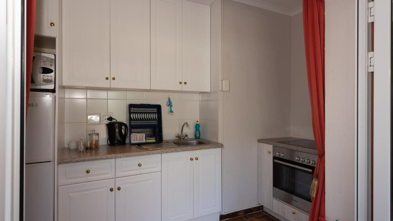 Brown Jug Guest House Hermanus Bagian luar foto