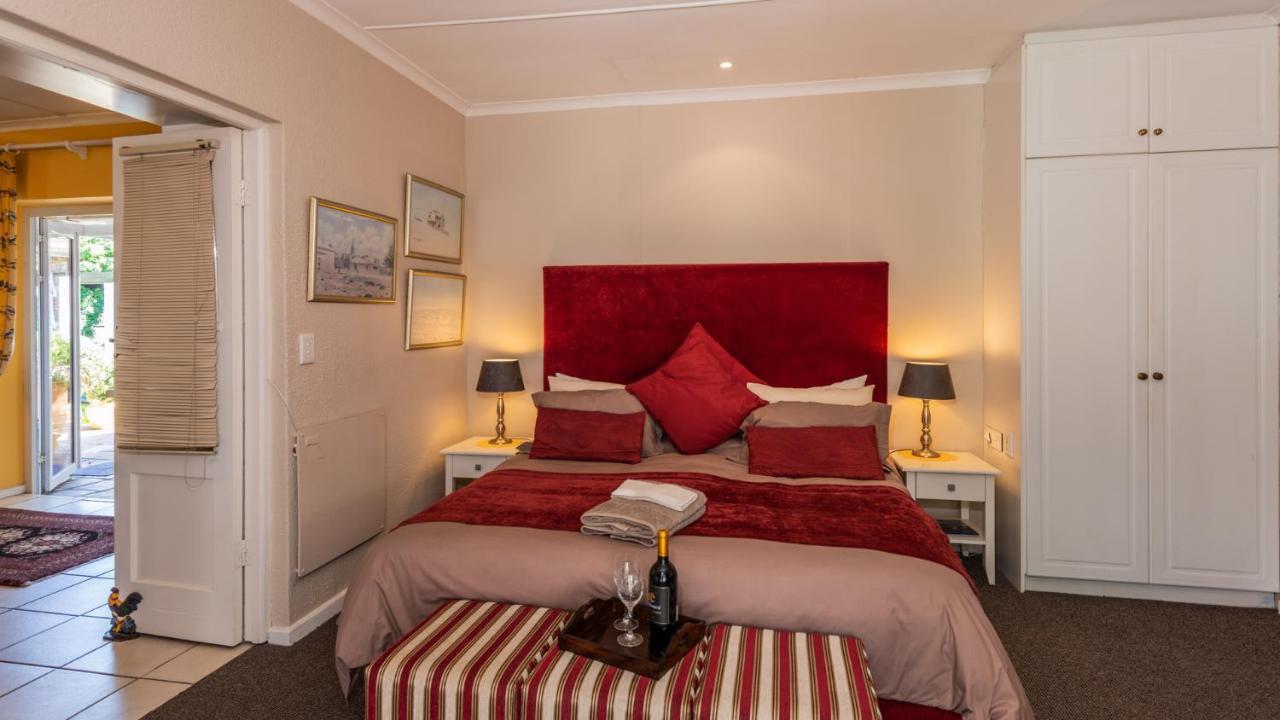 Brown Jug Guest House Hermanus Bagian luar foto