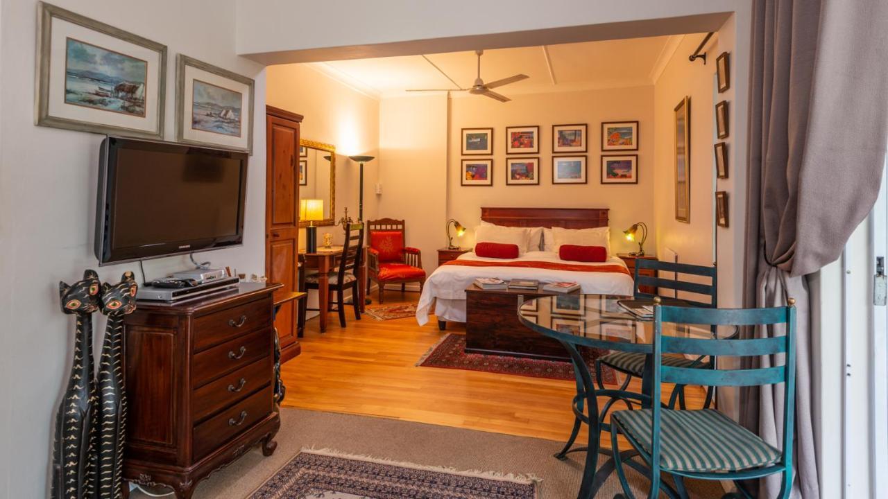 Brown Jug Guest House Hermanus Bagian luar foto