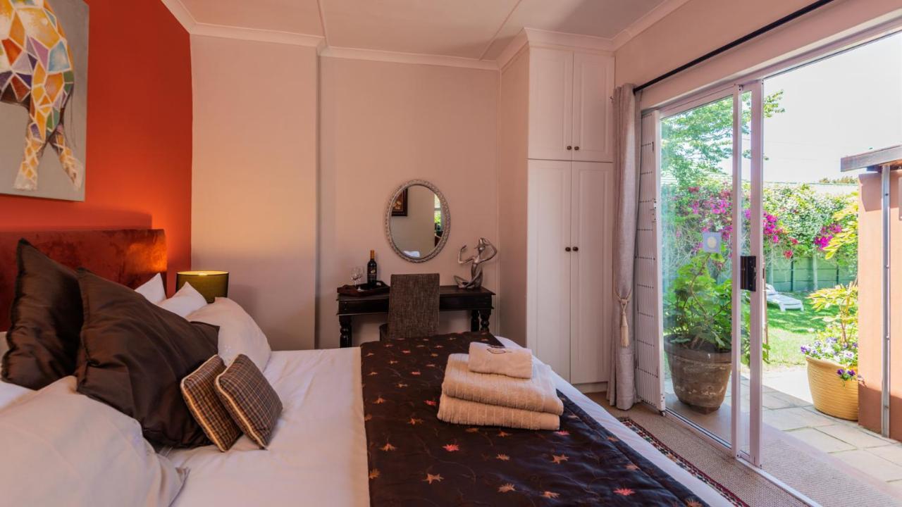 Brown Jug Guest House Hermanus Bagian luar foto
