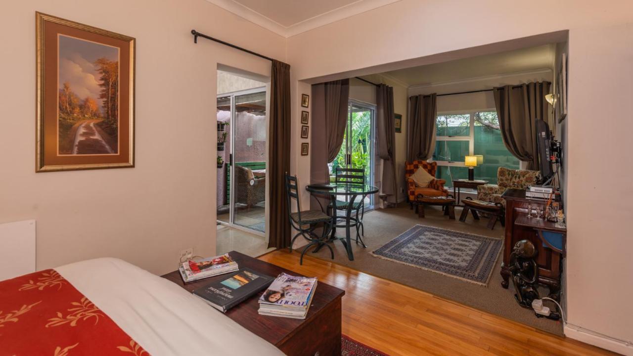 Brown Jug Guest House Hermanus Bagian luar foto